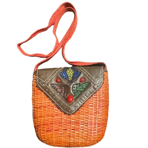 VNT Rodo Embellished Wicker RARE FIND Purse - Picture 1 of 8